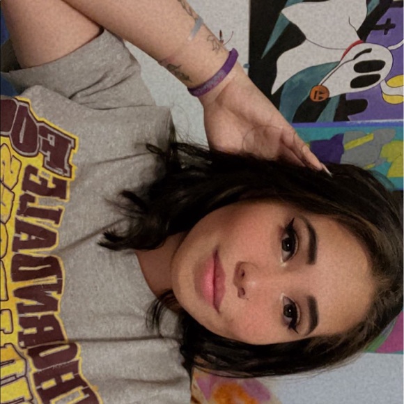 Meet your Posher, Cristina - Picture 1 of 1